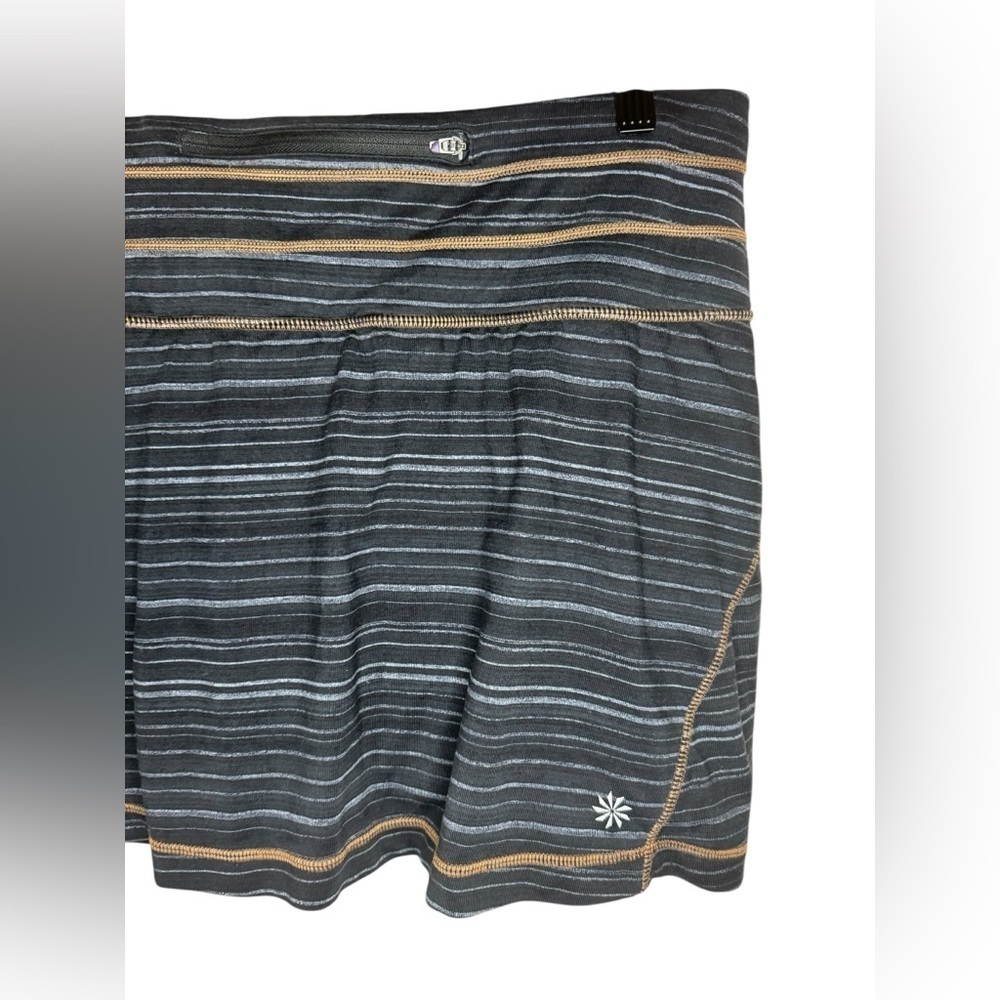 Athleta Striped Relay Skort Size M - Picture 7 of 10